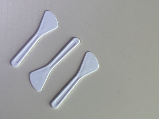 White Or Customized 82mm PP Spatula For Cosmetic Cream