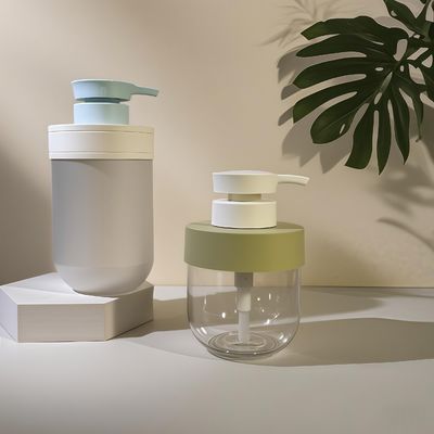 PET Plastic Cosmetic Bottle 300-500ml with Pump Sealing and Shoulder Cover for Hand Wash and Beauty Packaging