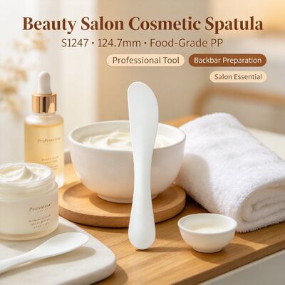 S1247 Food Grade PP Cosmetic Mixing Spatula For Beauty Salon | Ideal for mixing mask powder & beauty cream paste. Perfect for beauty salons, spa studios and home DIY skincare. Wholesale available.